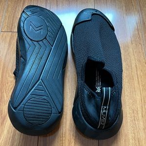 Muvez size 10-10.5 sneaker/sandal hybrid